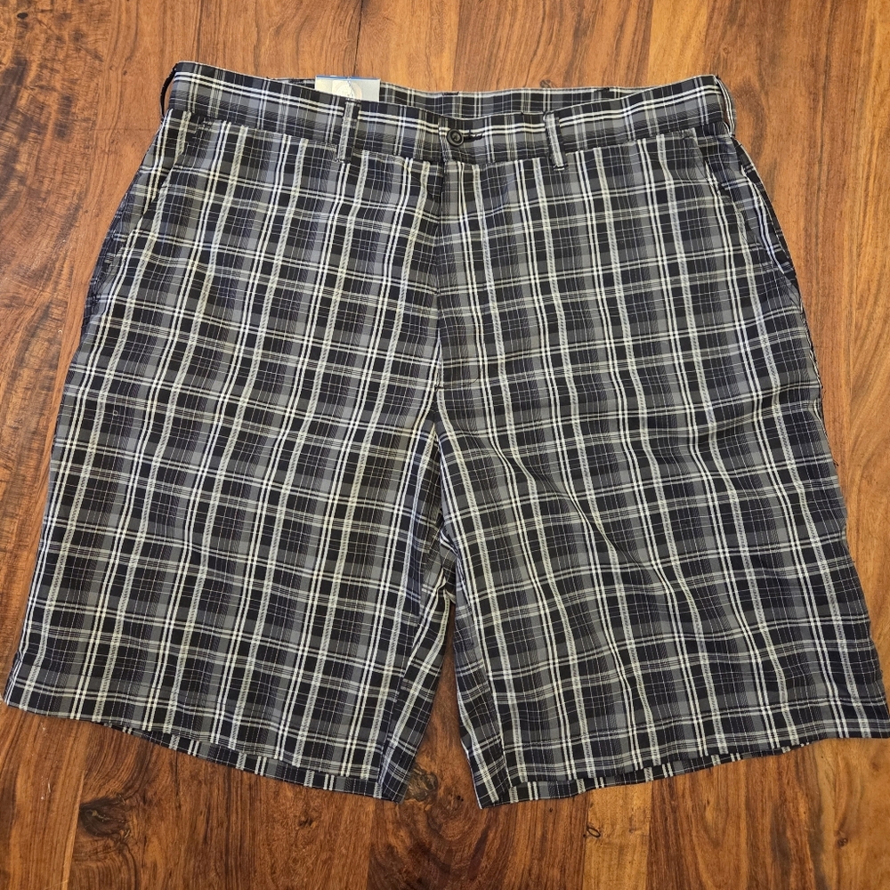 Champions Tour Dry Men's Size 36 Plaid Shorts, NEW